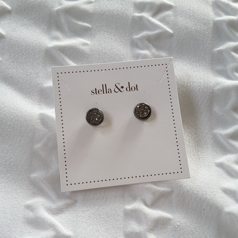 Stella & Dot Relic Studs